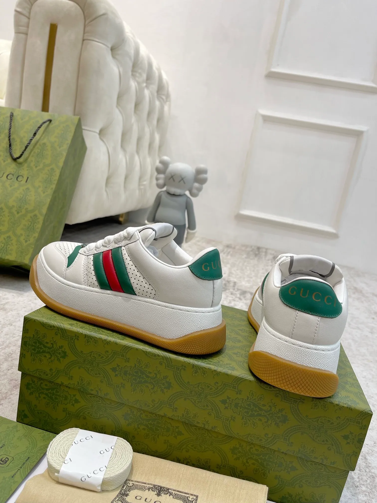 👟👟Ex-factory price 660👟👟Gucci's latest chubby thick-soled dirty shoes~~couple casual shoes, 6cm height-increasing shoes~~ The upper is stained cowhide stitched with classic double G cloth fabric, the terry cloth is delicate and sweat-absorbent and breathable, the foot pad is integrated with latex injection molding, 6cm thick T👟👟Ex-factory price U two-color sole✅ 35-40